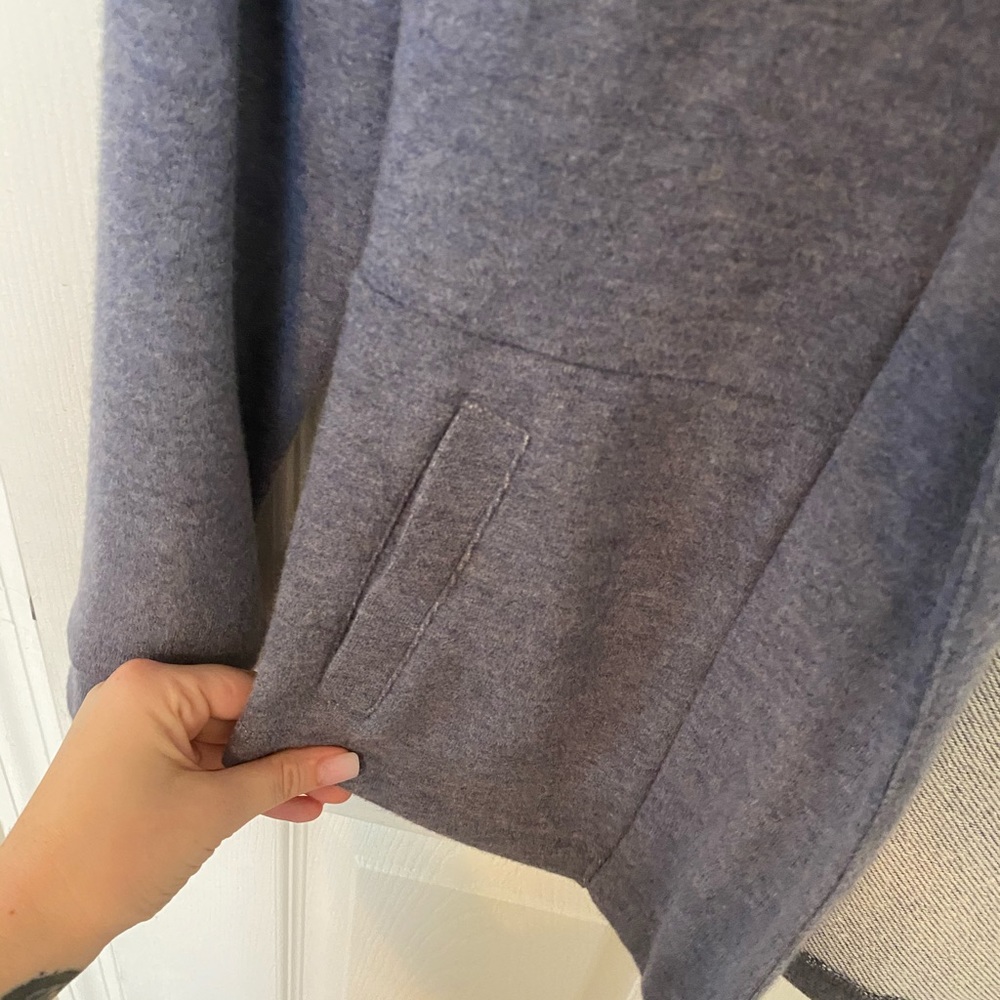 Fabletics Sweater - Picture 3 of 3